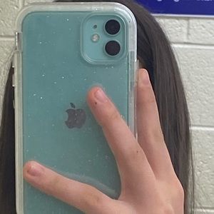 Meet your Posher, Launa